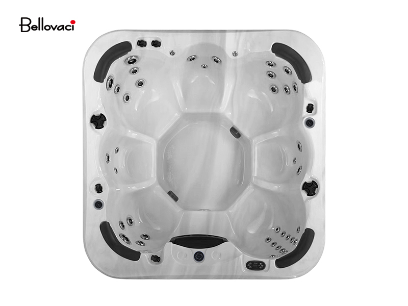 Hot tub B216
